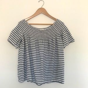 Gray & white striped off-the-shoulder top. 💯% linen